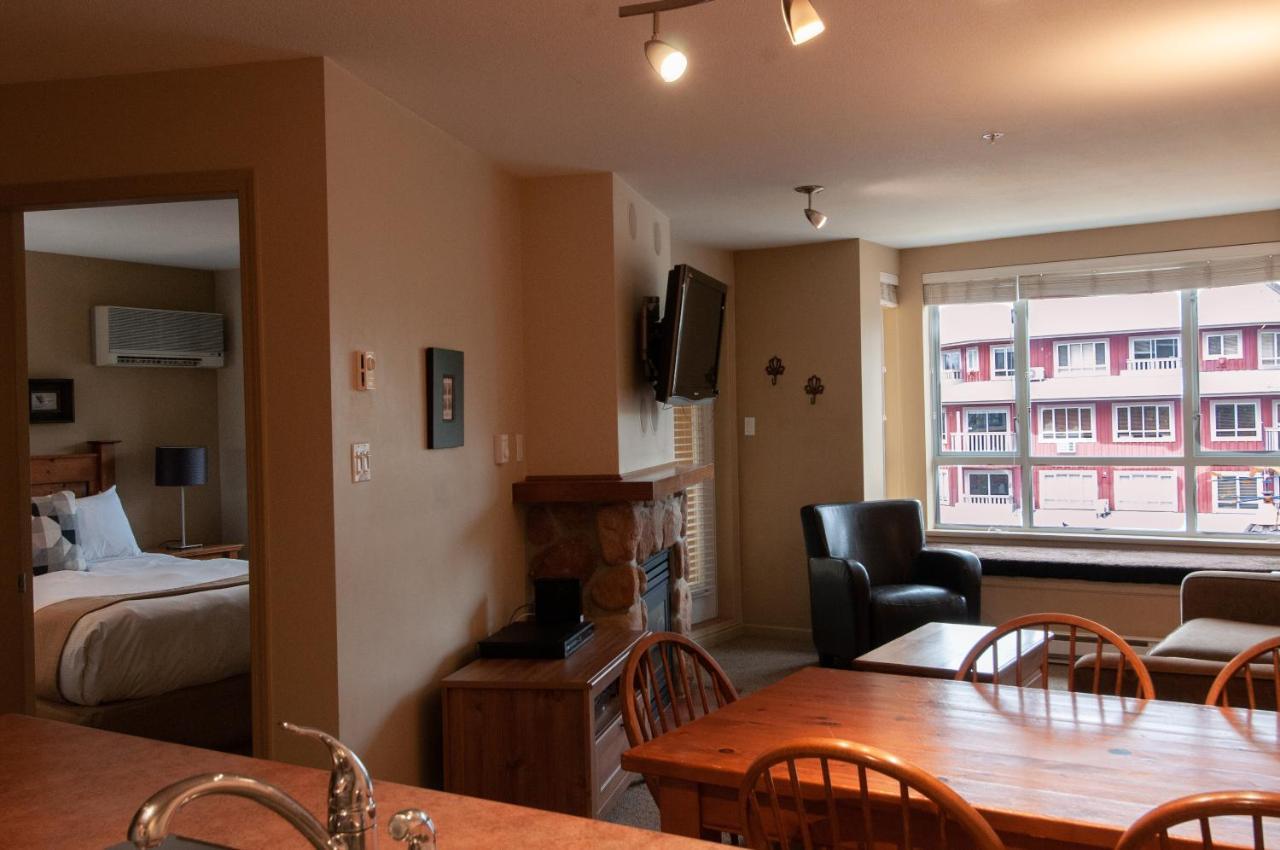Town Plaza By Mountainview Accommodation Whistler Bagian luar foto