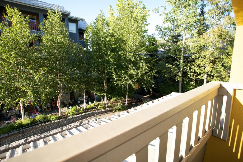 Town Plaza By Mountainview Accommodation Whistler Ruang foto